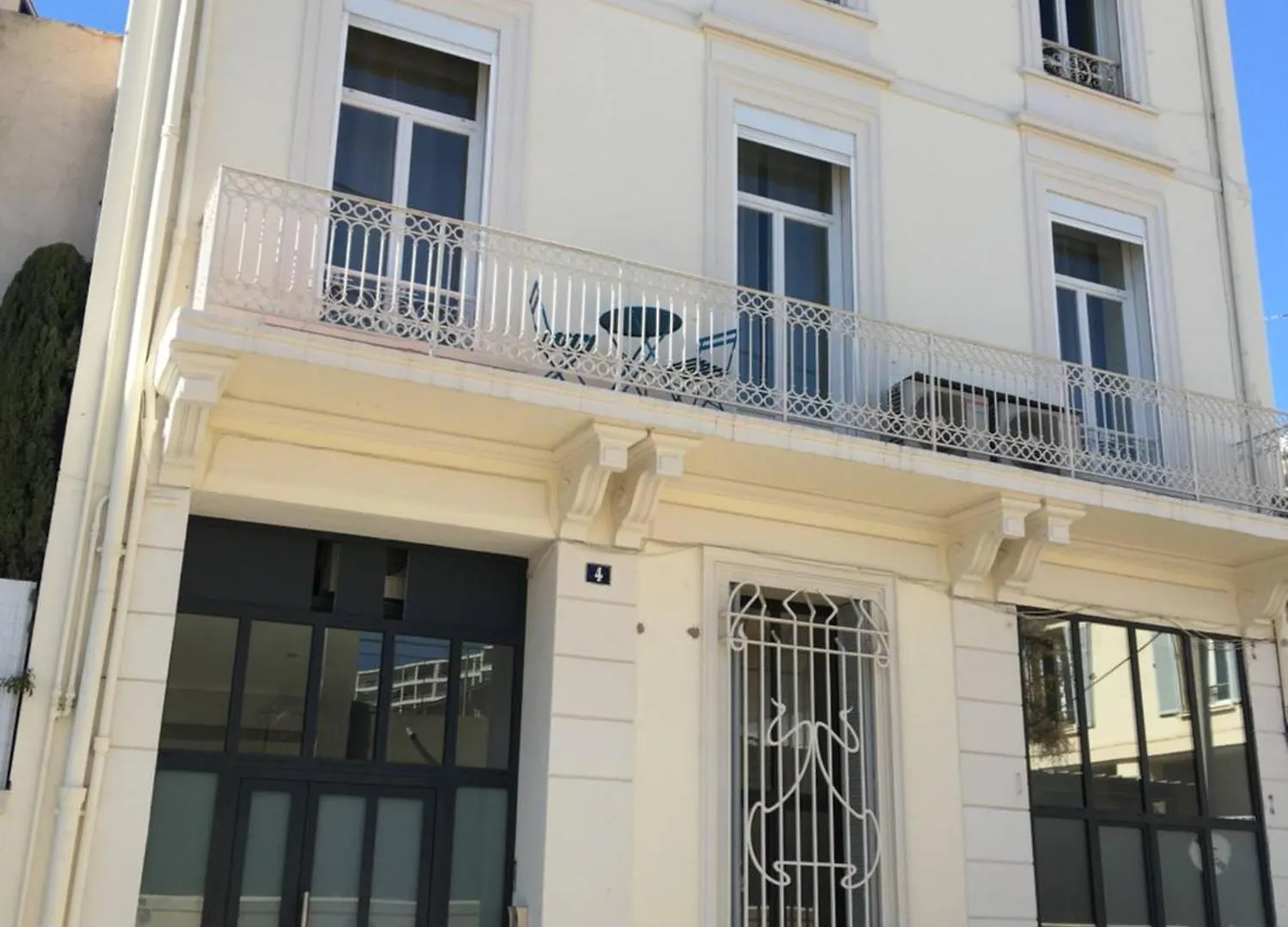 Brp Cannes Center,Two